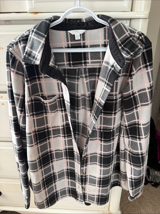 Time and Tru Jackets & Blazers - Time and Tru Black and Light Pink Plaid Shacket